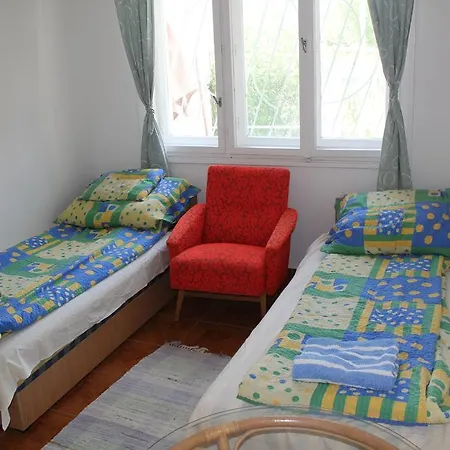 Hunyadi30 Nyaralo Ferienhaus Balatonszarszo